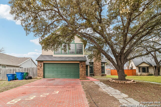 8323 Clays Point Property Photo 2