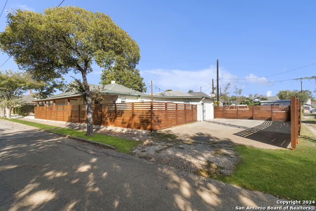 214 Loretta Place Property Photo 28