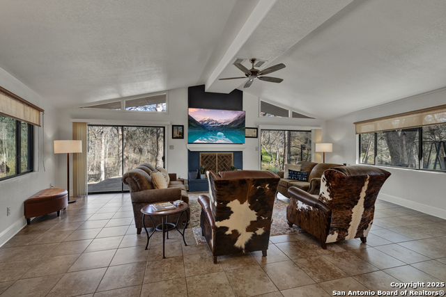 1438 Sleepy Hollow Property Photo 7
