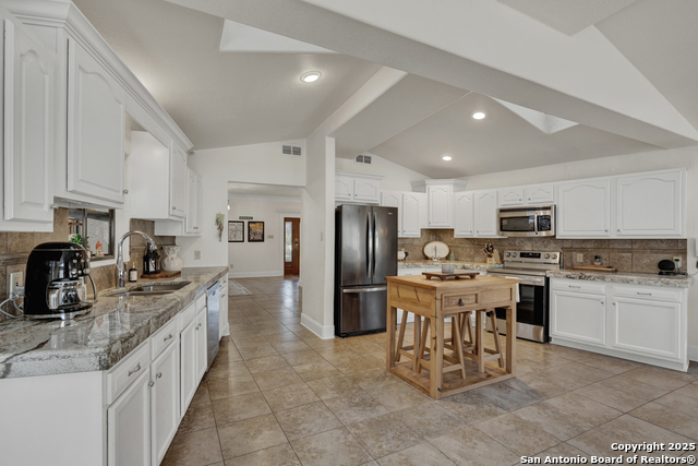 1438 Sleepy Hollow Property Photo 9