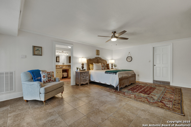 1438 Sleepy Hollow Property Photo 11