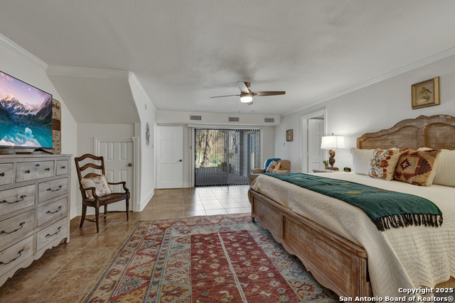 1438 Sleepy Hollow Property Photo 12