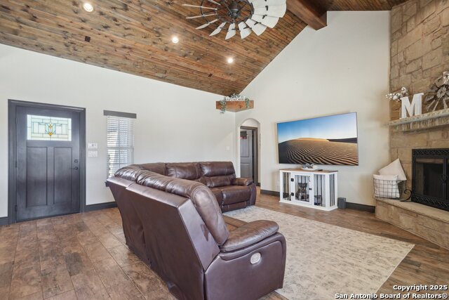 124 Las Palomas Property Photo 7