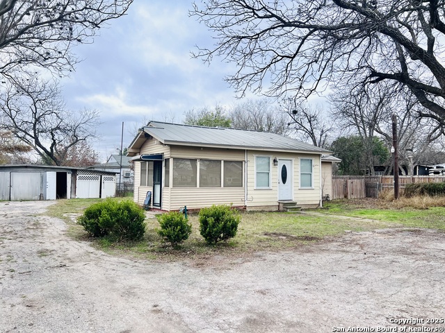 222 Lorita Dr Property Photo 1