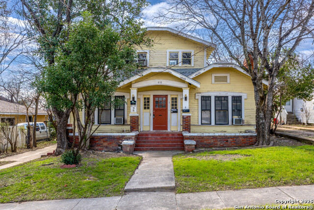 810 W Magnolia Ave Property Photo 1
