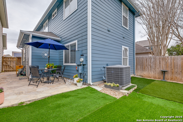 2707 Crown Holw Property Photo 12