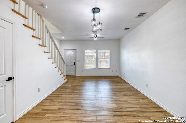 1100 W Houston St Property Photo 4