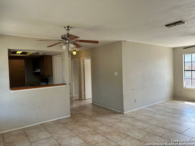 629 Oak Park Dr Property Photo 2