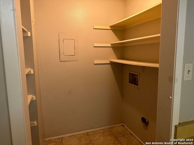 629 Oak Park Dr Property Photo 5