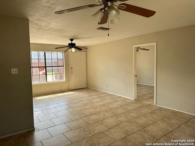 629 Oak Park Dr Property Photo 6
