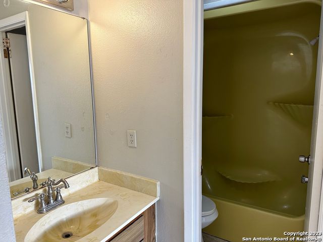 629 Oak Park Dr Property Photo 11