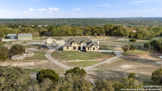 701 Kreutzberg Property Photo 3
