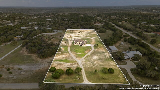 701 Kreutzberg Property Photo 4