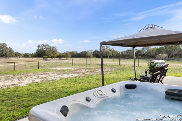 701 Kreutzberg Property Photo 33