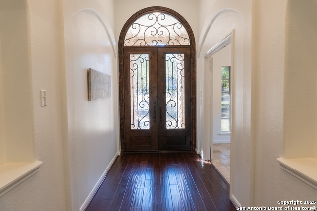 8610 Classic Oaks Property Photo 4