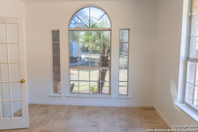8610 Classic Oaks Property Photo 5