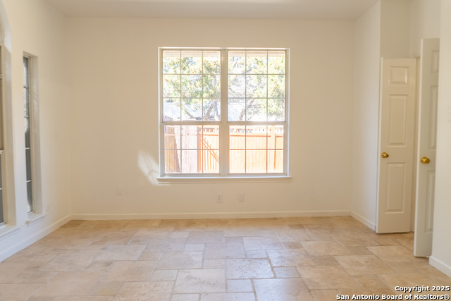 8610 Classic Oaks Property Photo 6