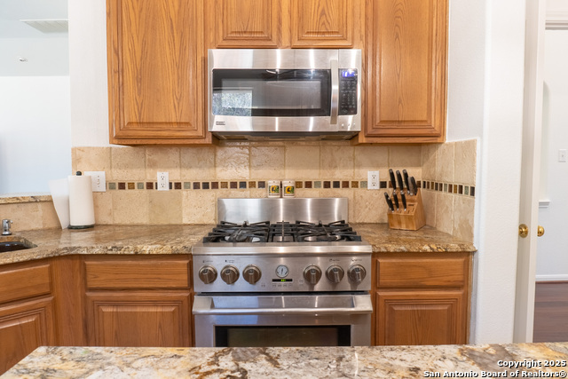 8610 Classic Oaks Property Photo 21