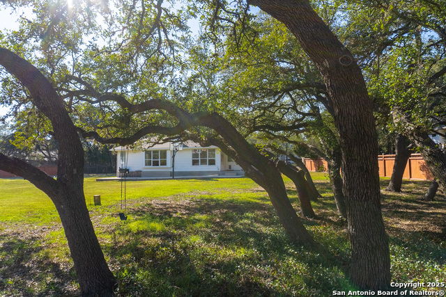 8610 Classic Oaks Property Photo 33