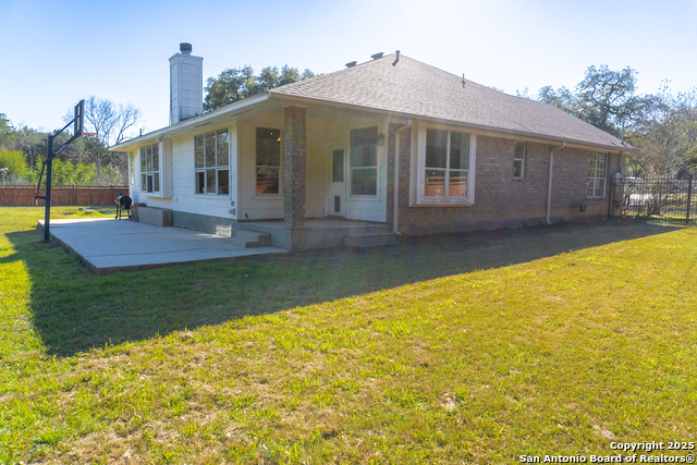 8610 Classic Oaks Property Photo 37