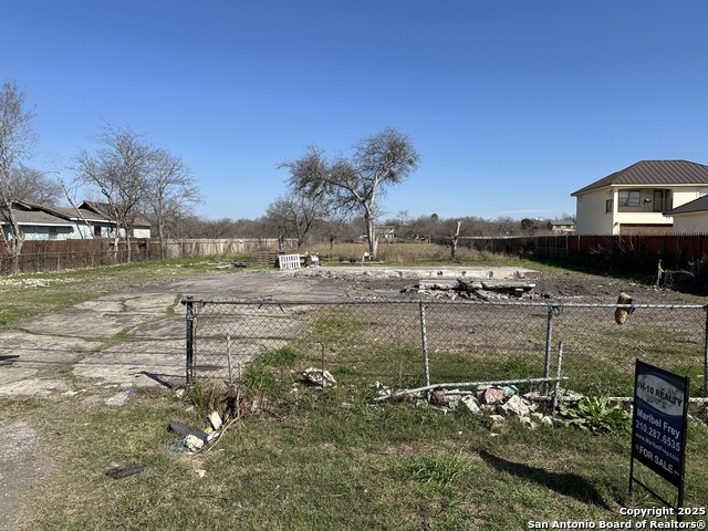 215 Dorsey Property Photo 2