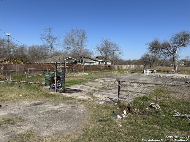 215 Dorsey Property Photo 4