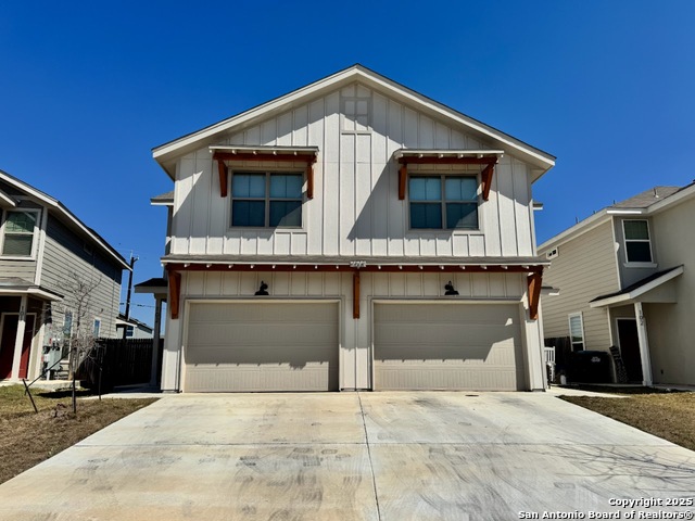 7518 Astro Field Property Photo