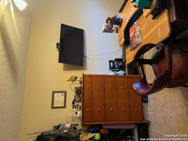 624 N Main Property Photo 3