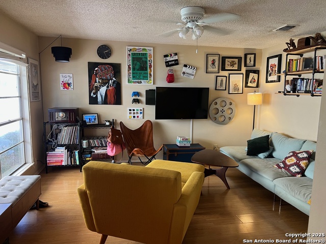 624 N Main Property Photo 7