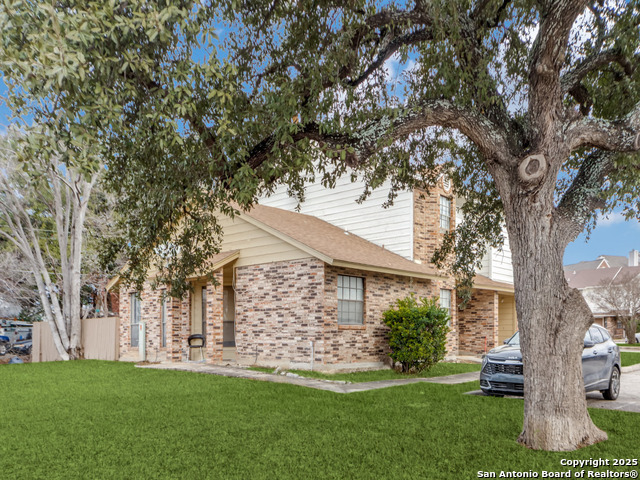 10530 Starcrest Property Photo 3