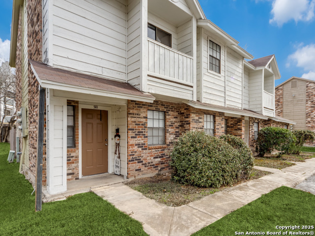 10530 Starcrest Property Photo 12