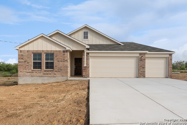 105 Cheyenne Drive Property Photo 1