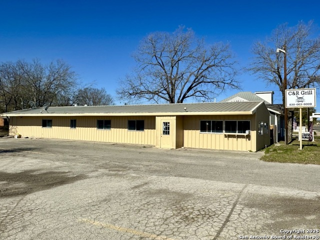 Devine Real Estate Listings Main Image