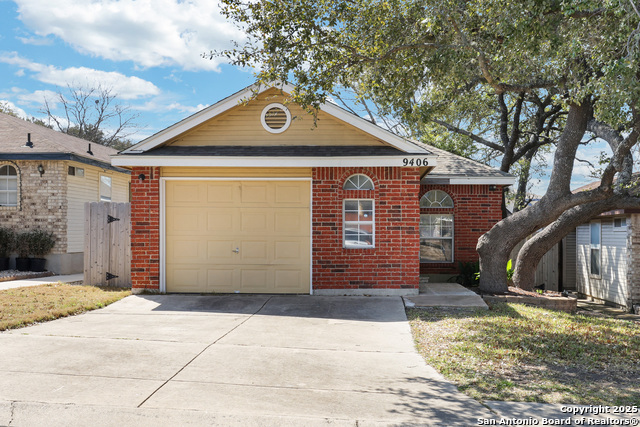 9406 Swans Crossing Property Photo