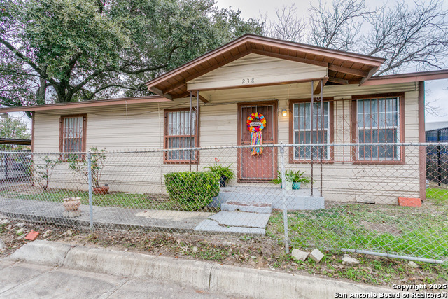 238 W Fest St Property Photo