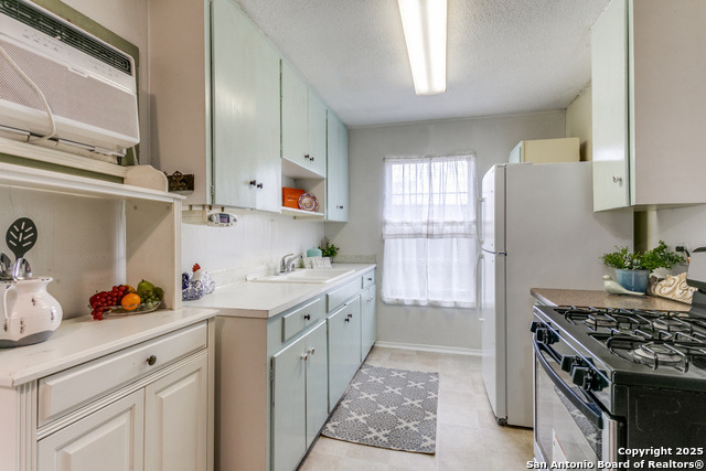 238 W Fest St Property Photo 6