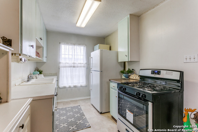 238 W Fest St Property Photo 7