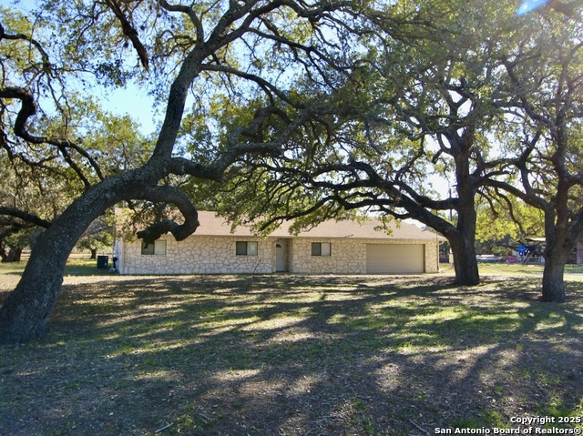 246 County Road 7611 Property Photo 1