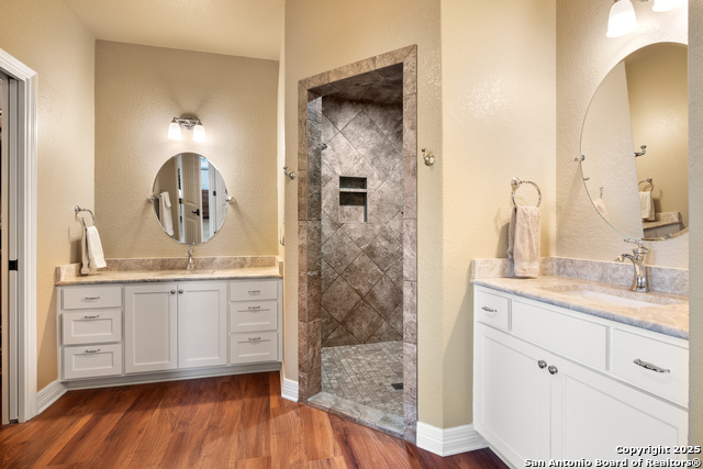 106 Abierto Cove Dr Property Photo 16