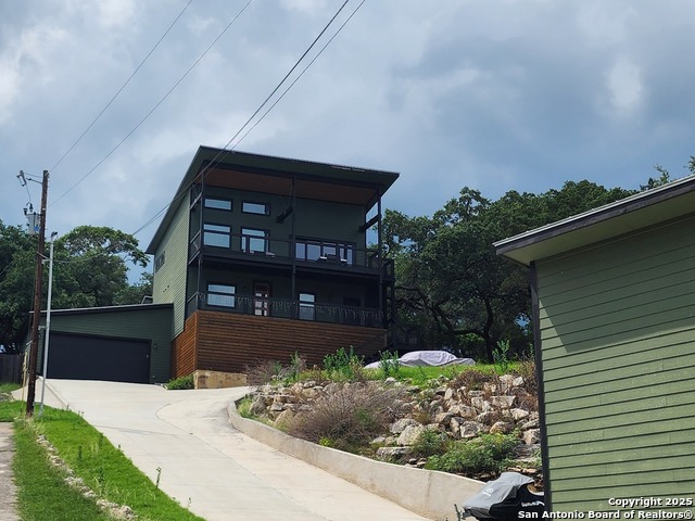 2225 Colleen Drive Property Photo 1