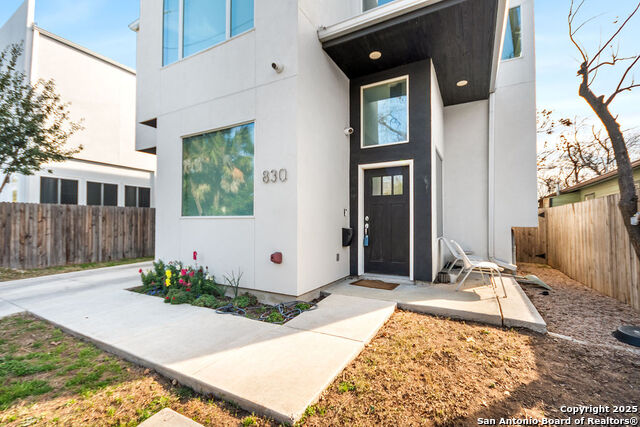 830 Gillespie Property Photo