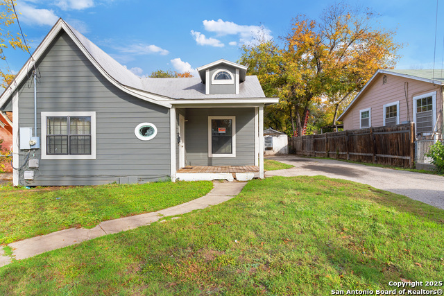 633 W Elsmere Pl Property Photo