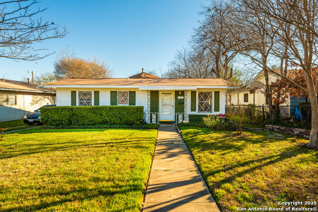 138 Riverdale Drive Property Photo 2