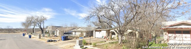 539 Maddux Property Photo 3