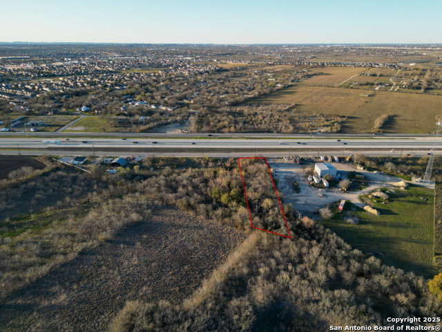 9422 Interstate 10 Property Photo