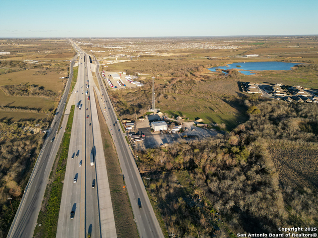 9422 Interstate 10 Property Photo 5