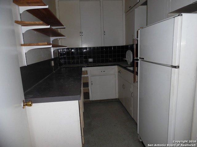 711 Kirk Pl Property Photo 2