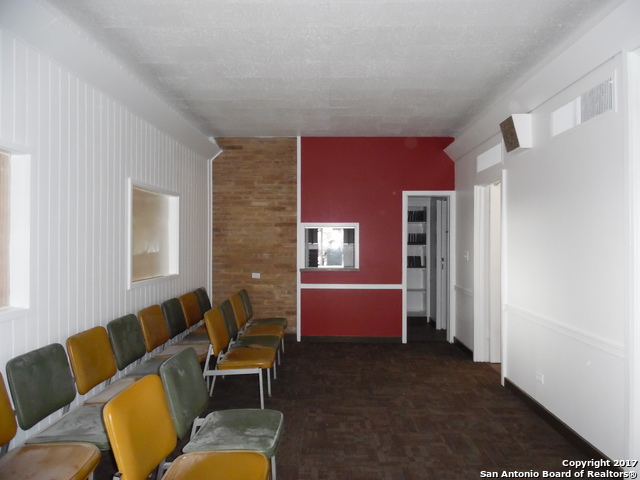 711 Kirk Pl Property Photo 6