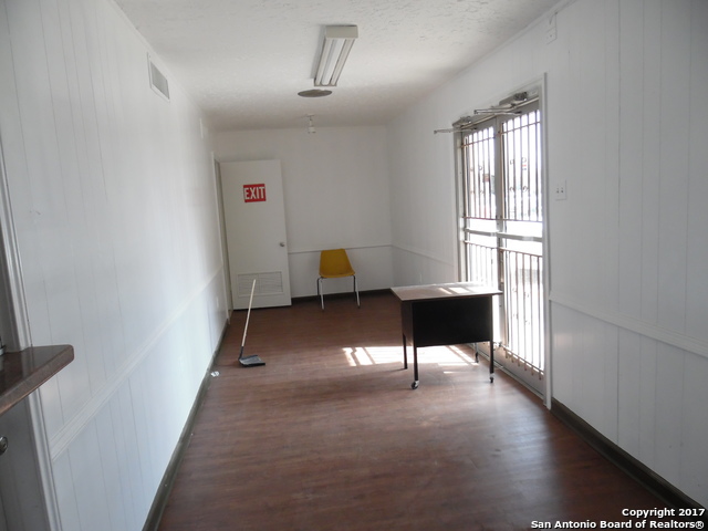 711 Kirk Pl Property Photo 13