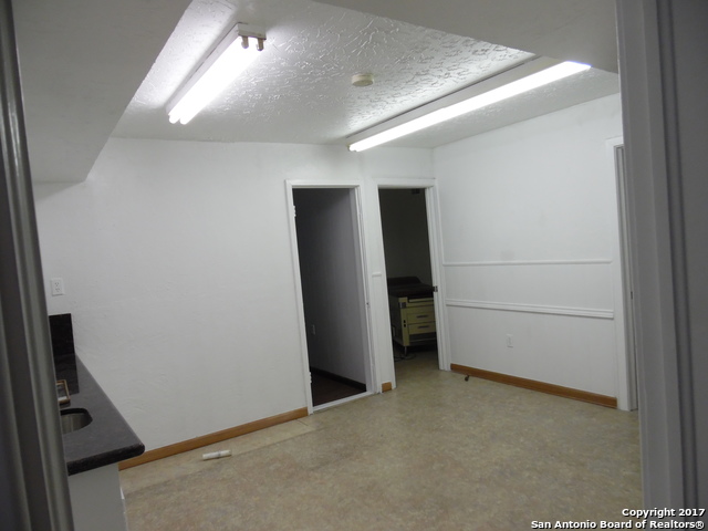 711 Kirk Pl Property Photo 17